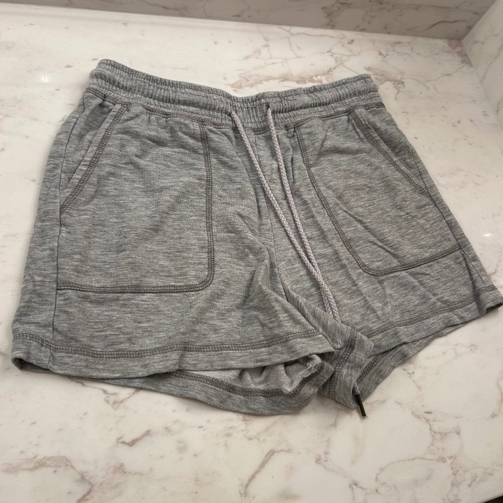 Byron Bay Gray Lounge Shorts Size Small Drawstring Pockets